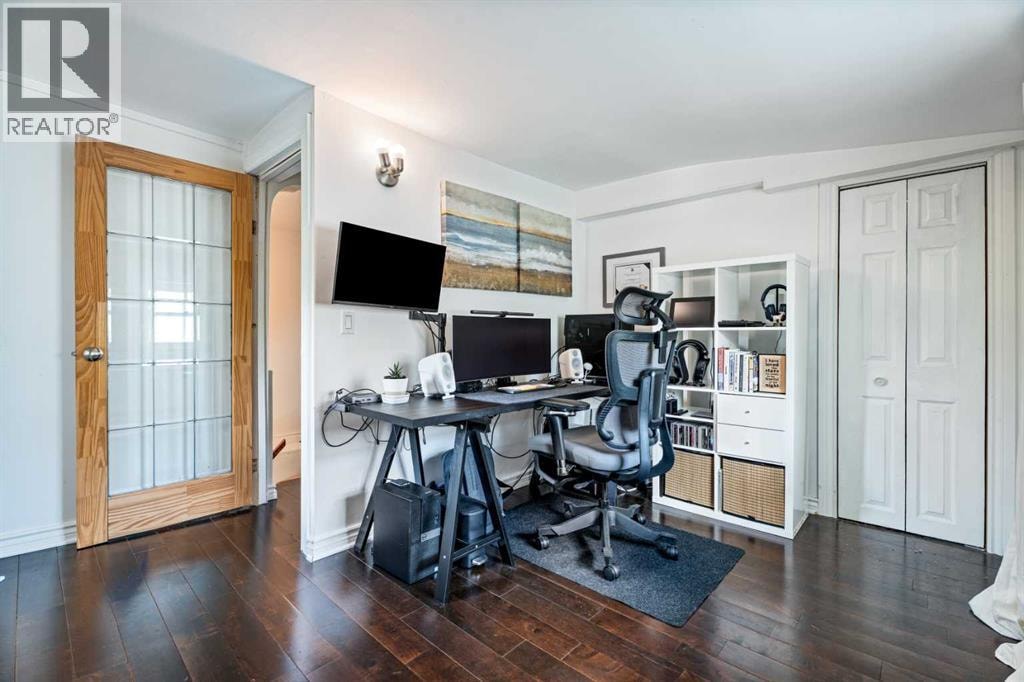 213 7A Street NE — photo 30