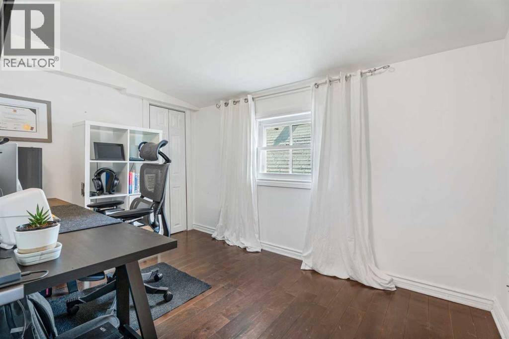 213 7A Street NE — photo 29