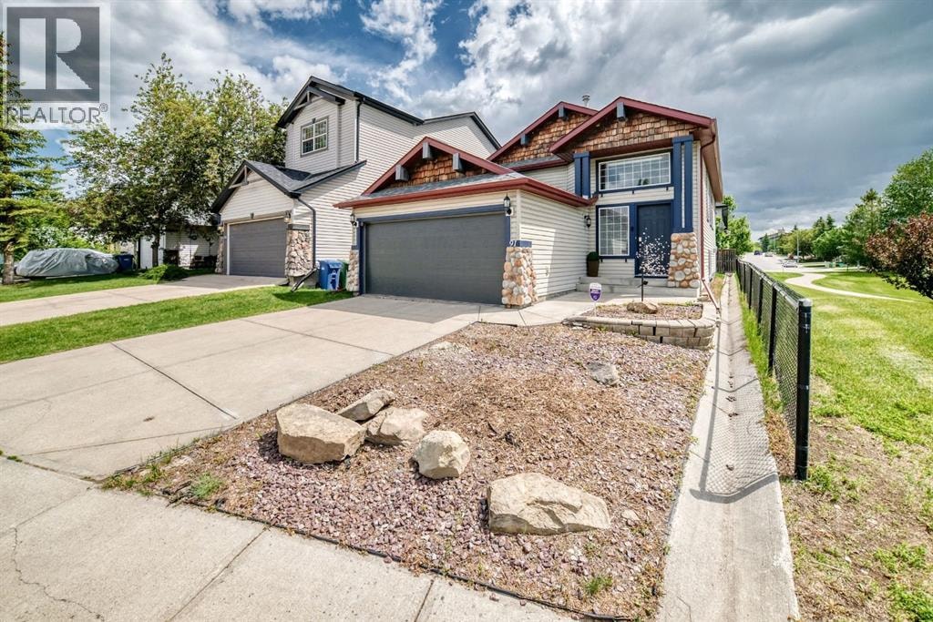 91 Panamount Gardens NW — photo 2