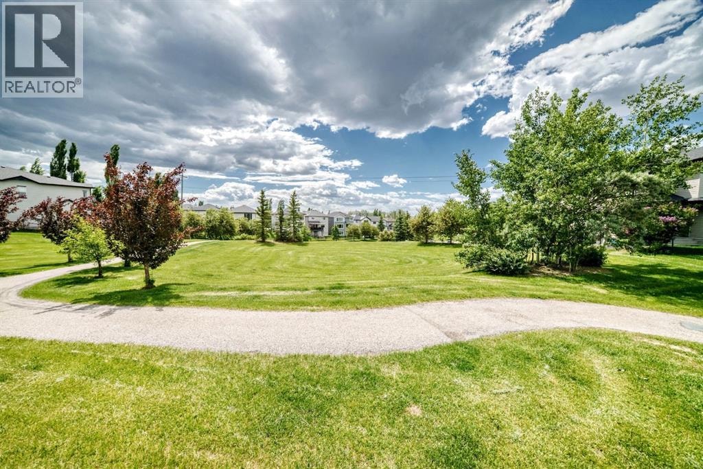 91 Panamount Gardens NW — photo 40