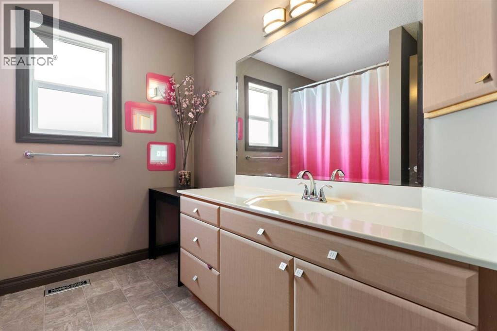 31 Gleneagles Terrace — photo 33