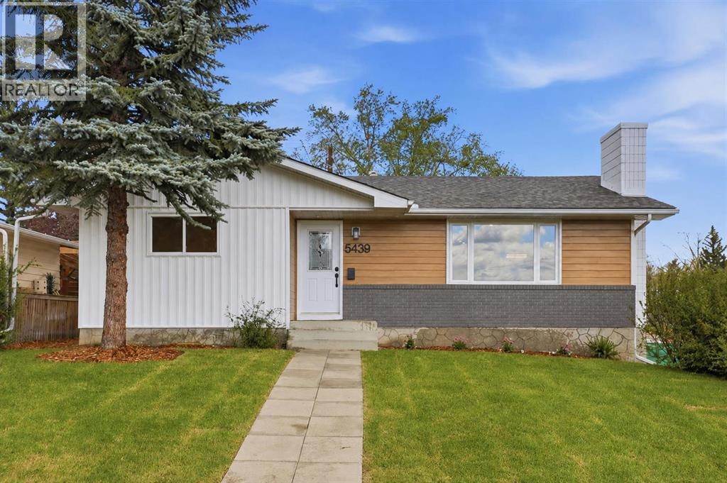 5439 Dalrymple Crescent NW — photo 2