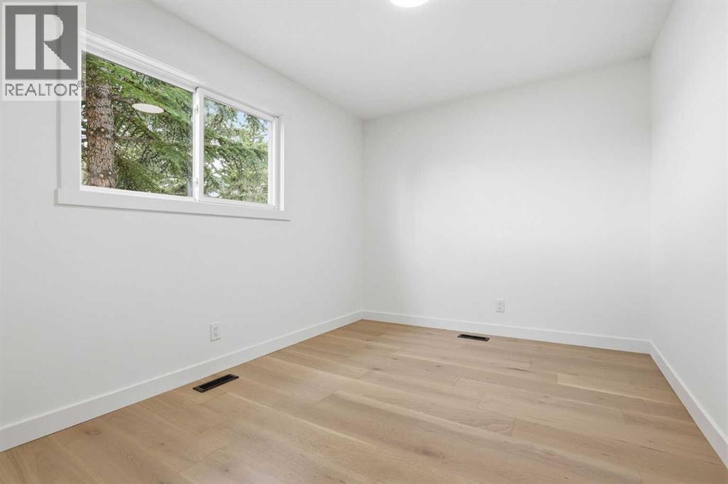 5439 Dalrymple Crescent NW — photo 27