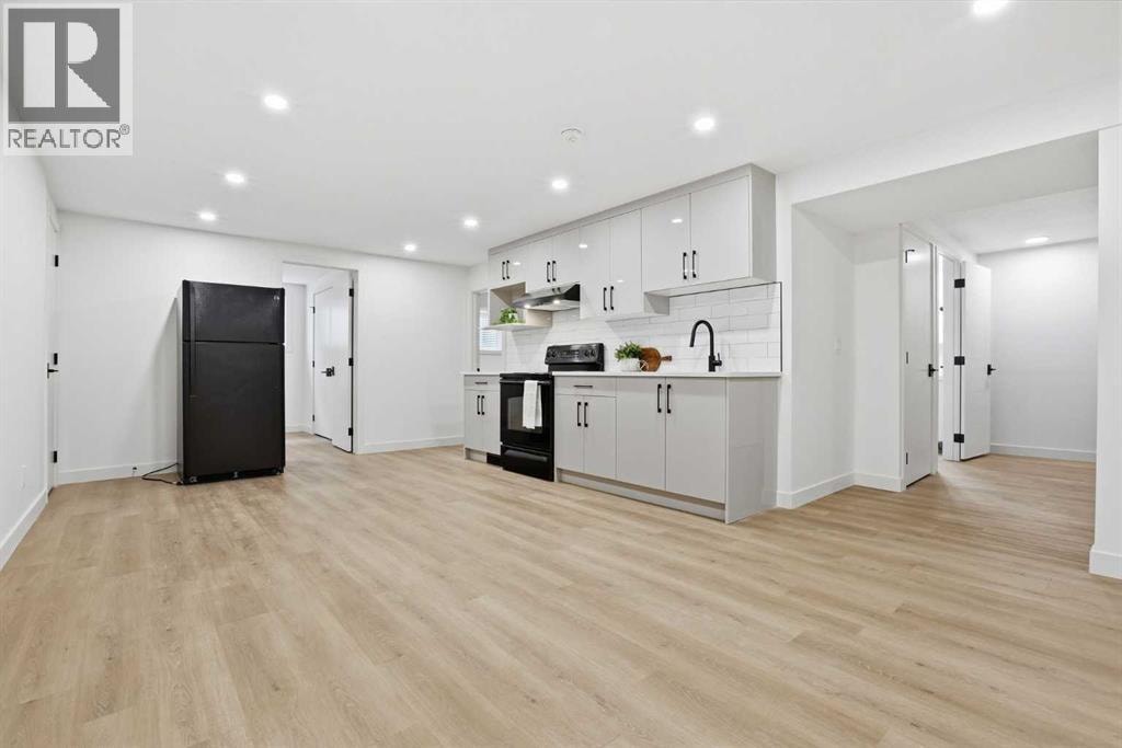 5439 Dalrymple Crescent NW — photo 37