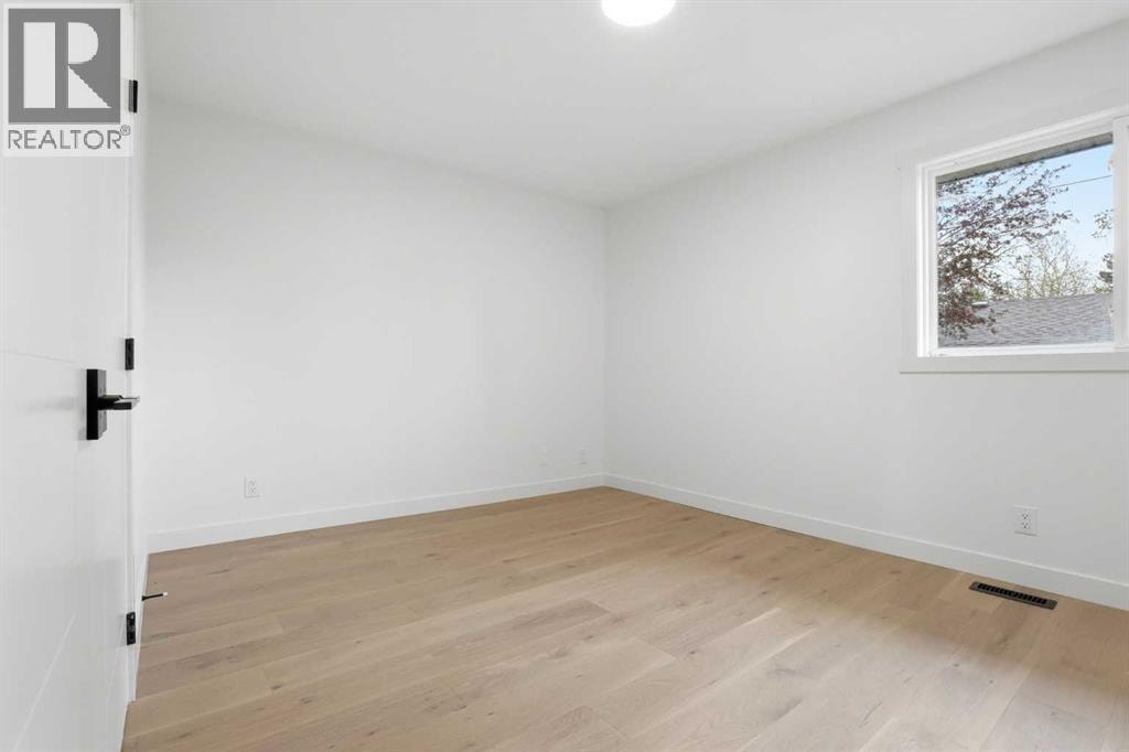 5439 Dalrymple Crescent NW — photo 23
