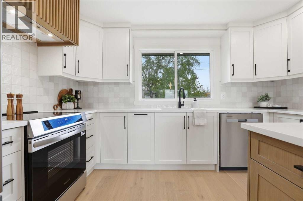 5439 Dalrymple Crescent NW — photo 12