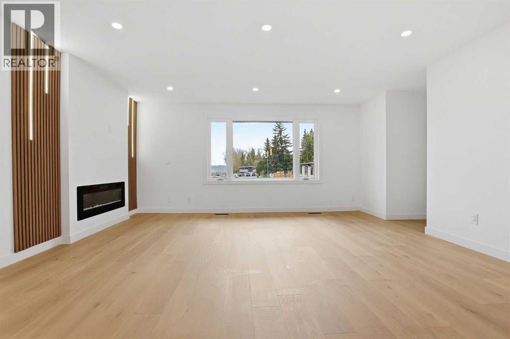 5439 Dalrymple Crescent NW — photo 9