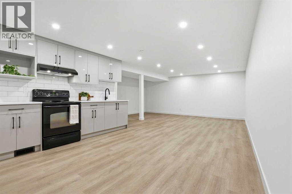 5439 Dalrymple Crescent NW — photo 35