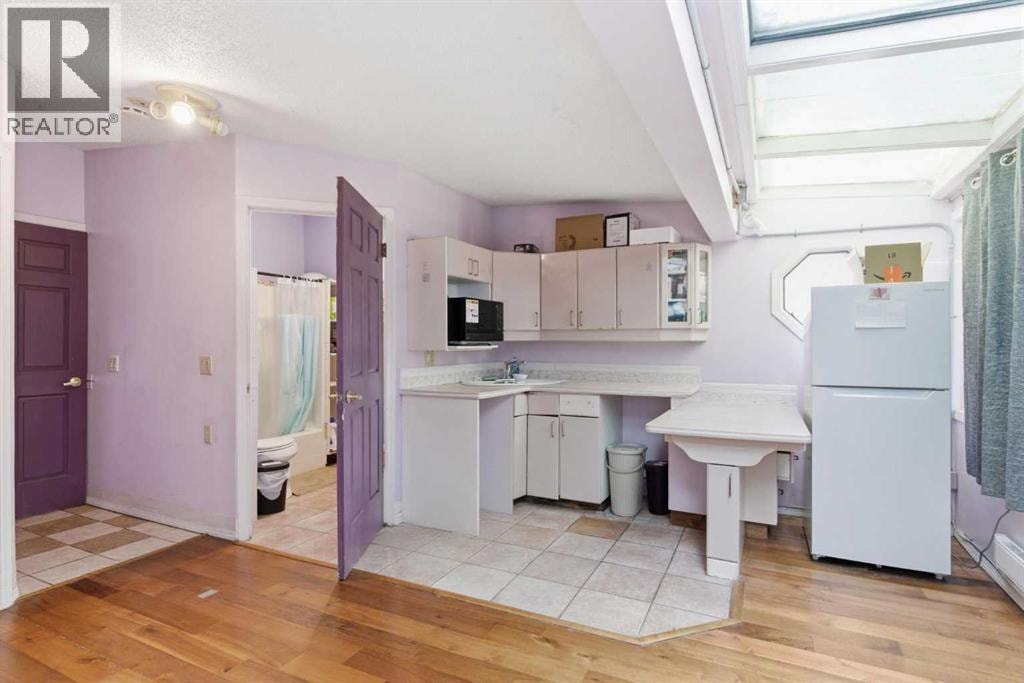 4008 36 Street NW — photo 22