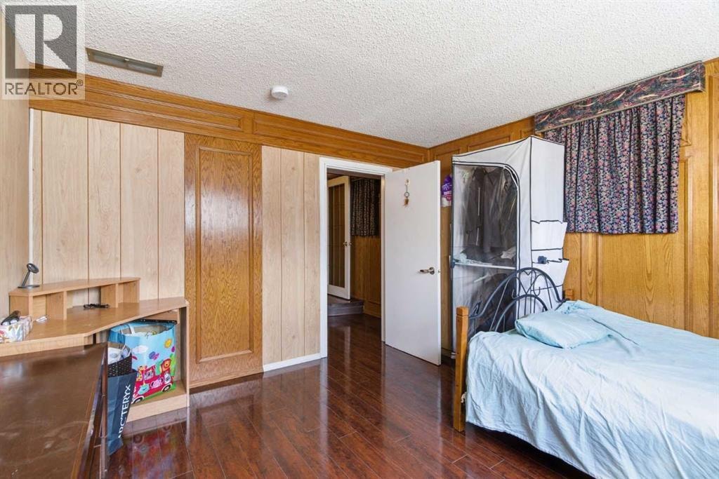4008 36 Street NW — photo 32