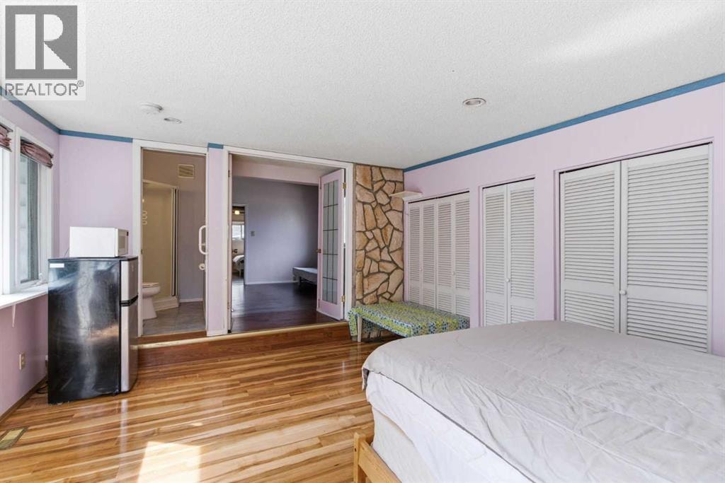 4008 36 Street NW — photo 14