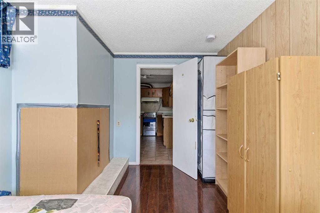 4008 36 Street NW — photo 39