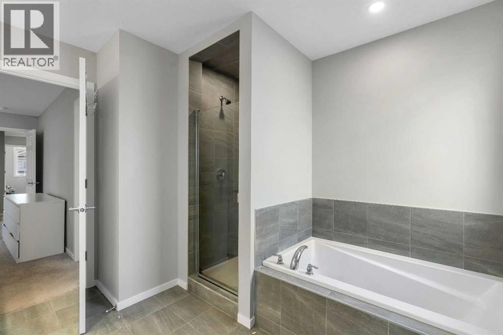129 Yorkville Manor SW — photo 19