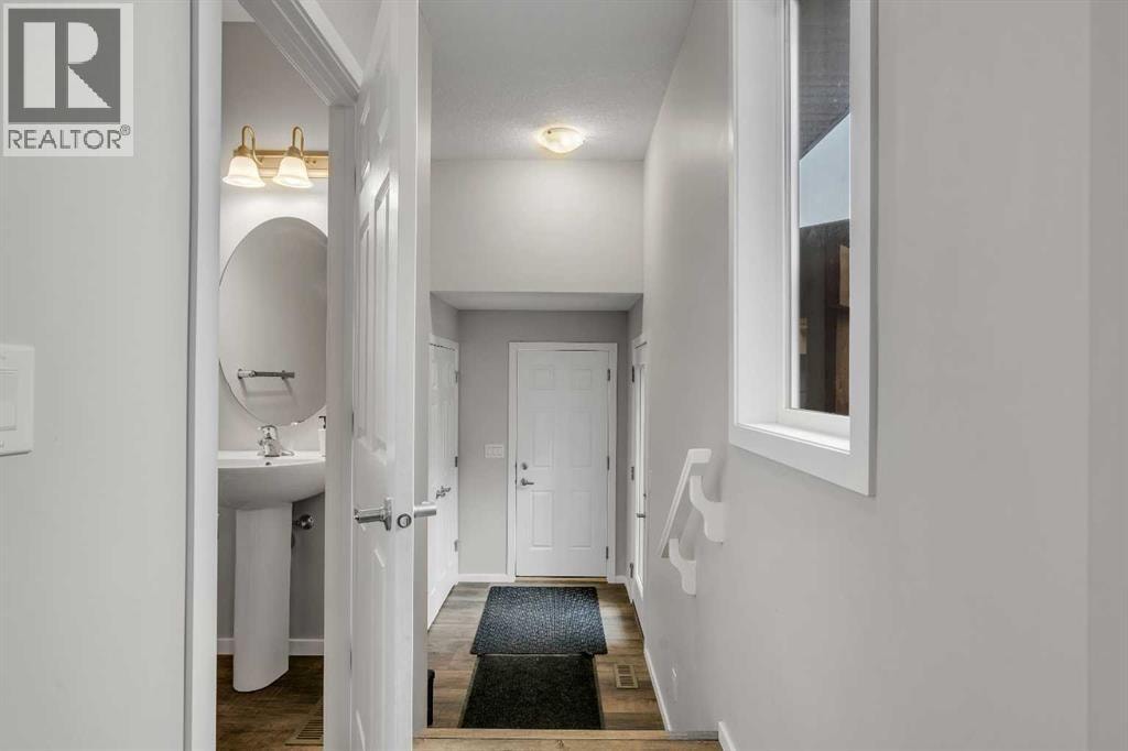 129 Yorkville Manor SW — photo 13