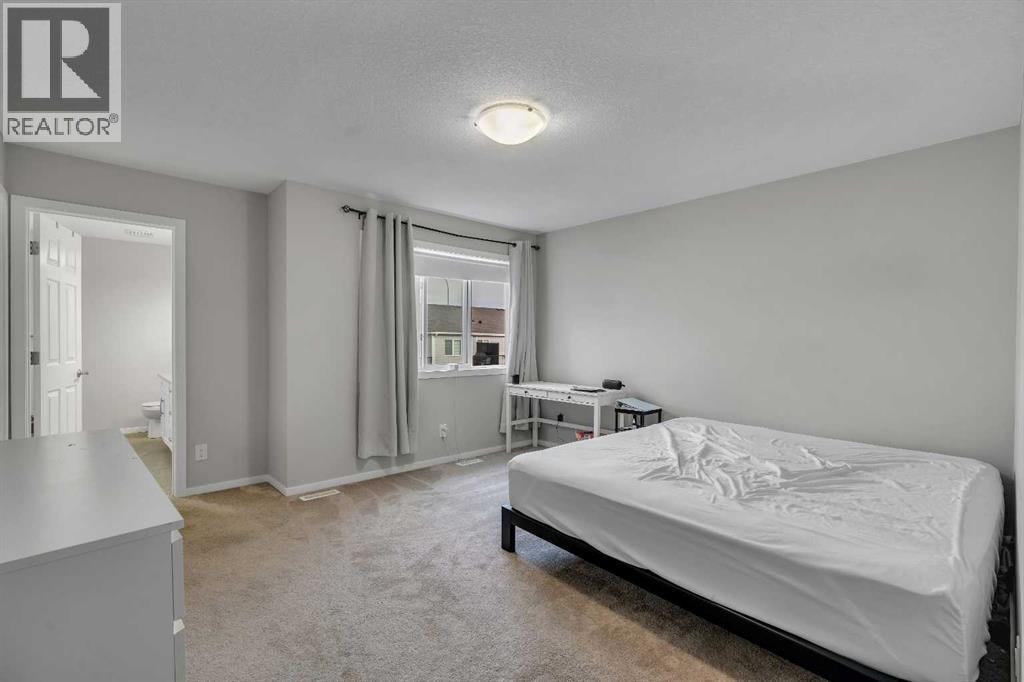 129 Yorkville Manor SW — photo 15