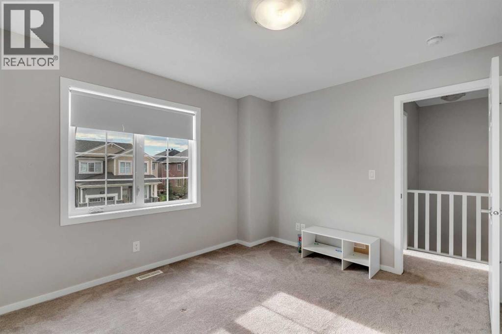 129 Yorkville Manor SW — photo 22
