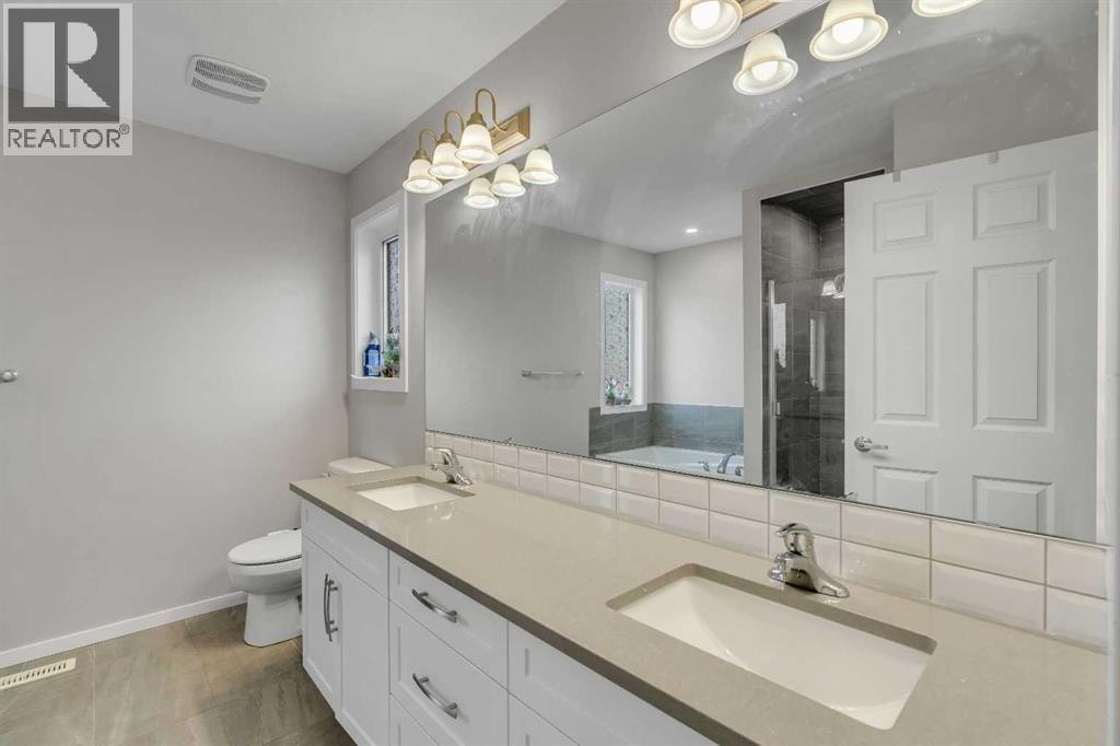 129 Yorkville Manor SW — photo 18