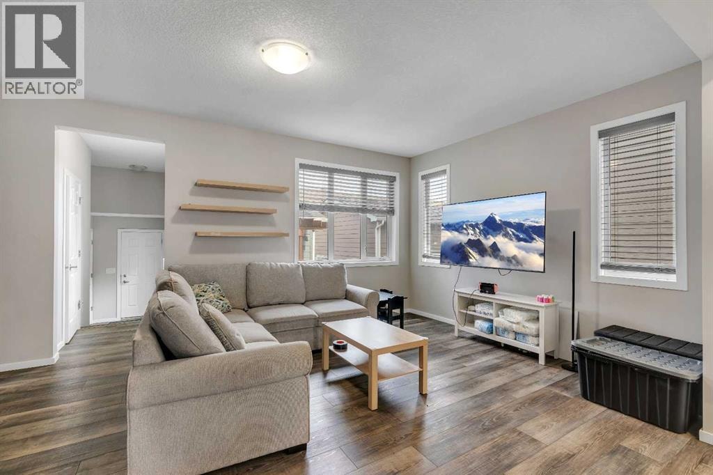 129 Yorkville Manor SW — photo 10