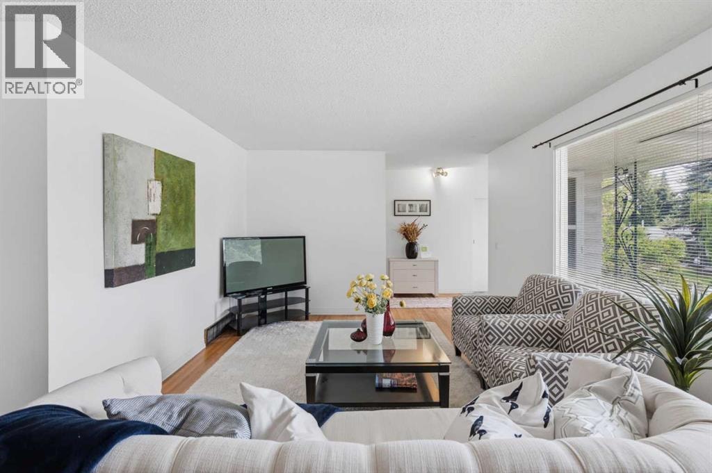 3248 Bearspaw Drive NW — photo 3
