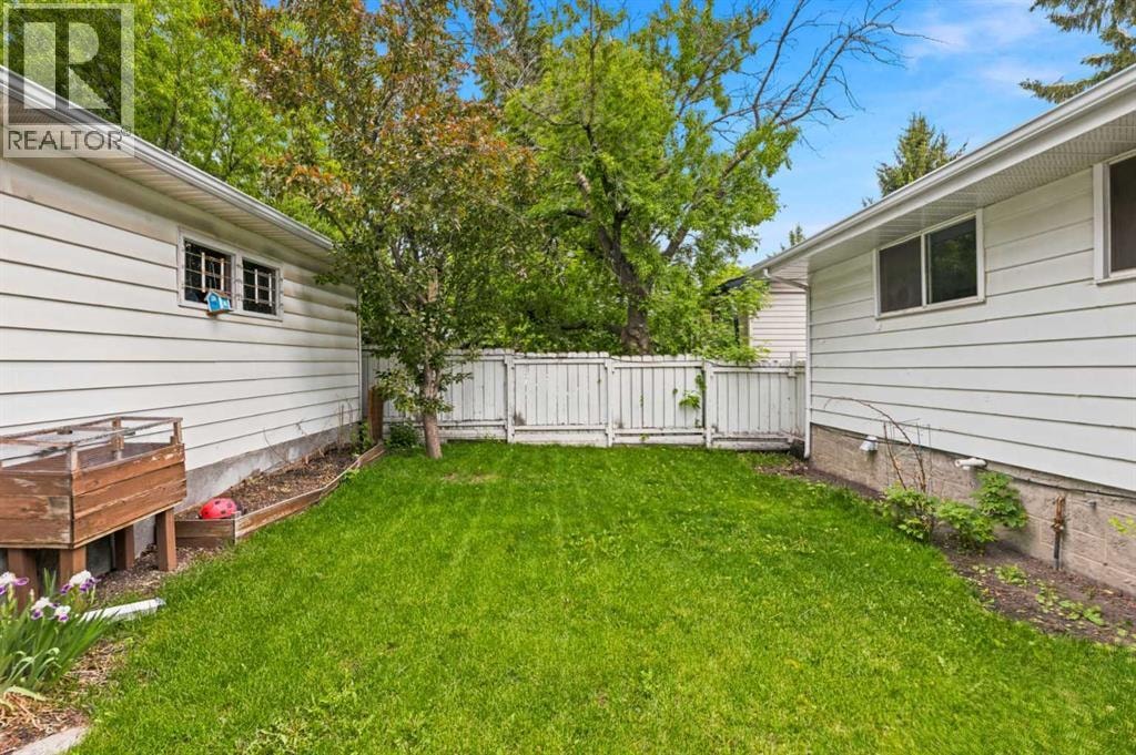 3248 Bearspaw Drive NW — photo 42