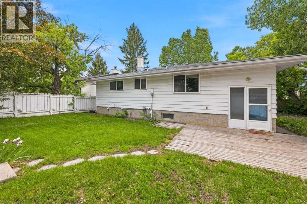 3248 Bearspaw Drive NW — photo 41
