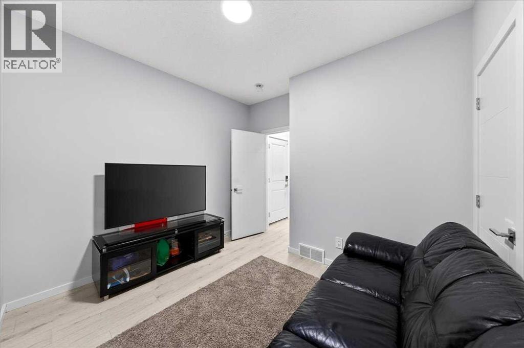 318 Walcrest Way SE — photo 6