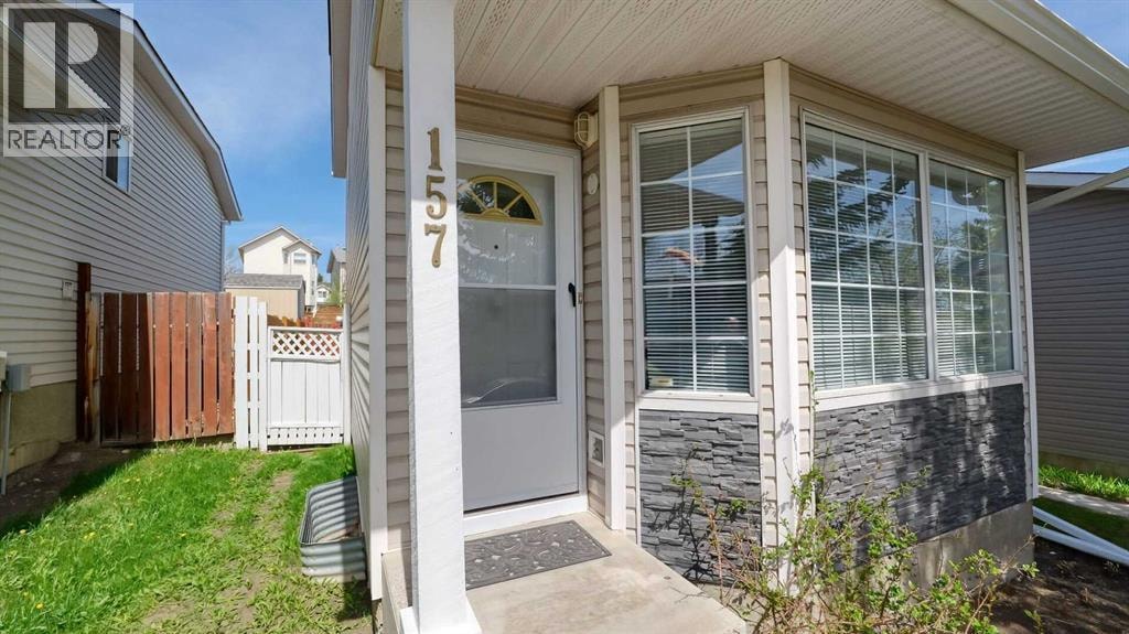 157 Harvest Gold Heights NE — photo 4