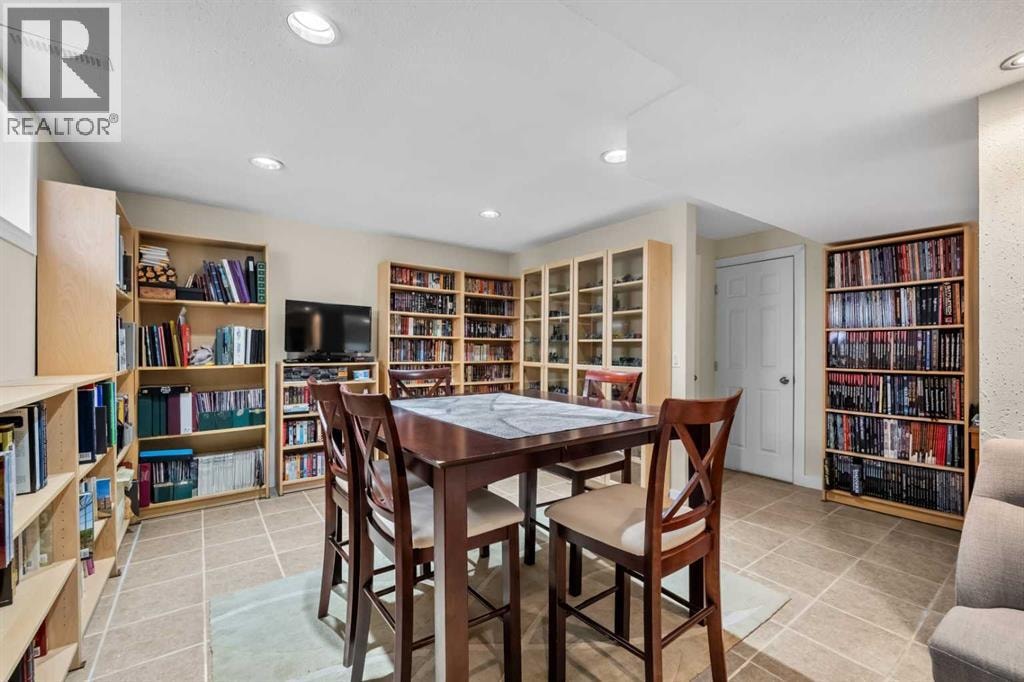 184 Somerglen Common SW — photo 34