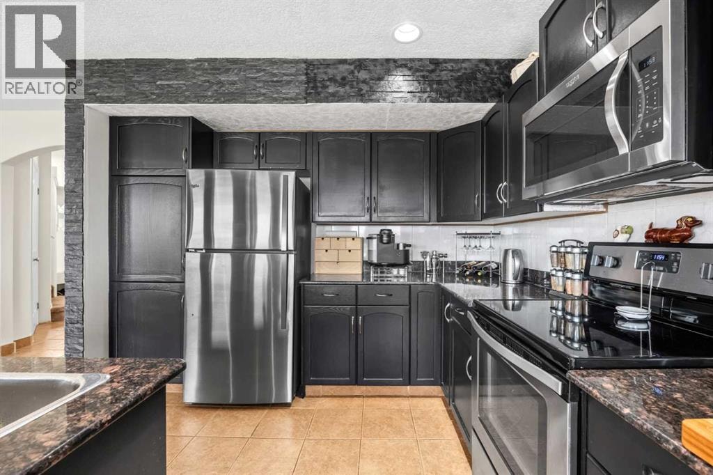 184 Somerglen Common SW — photo 12