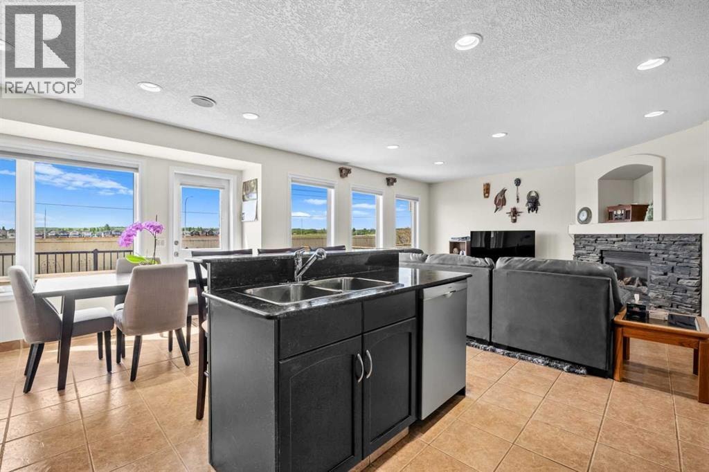 184 Somerglen Common SW — photo 11