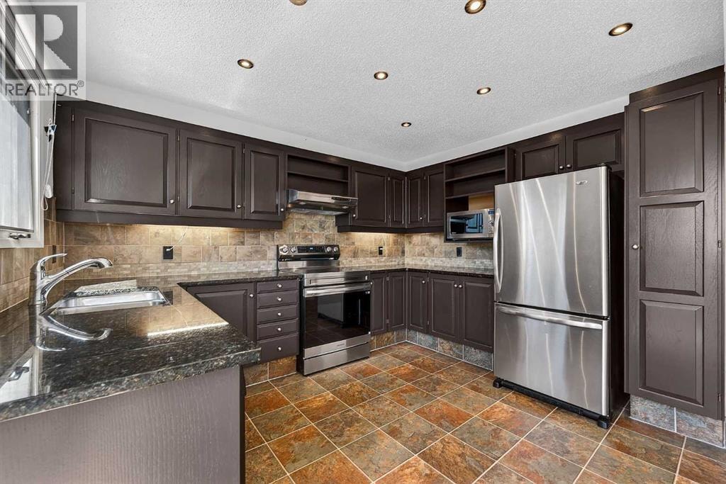 1, 185 Woodridge Drive SW — photo 20