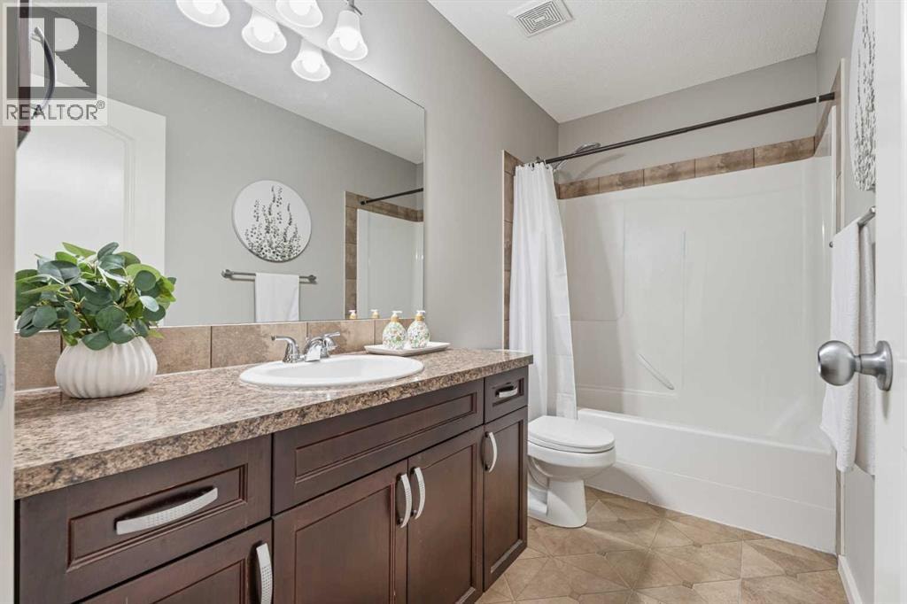1198 Kingston Crescent SE — photo 22