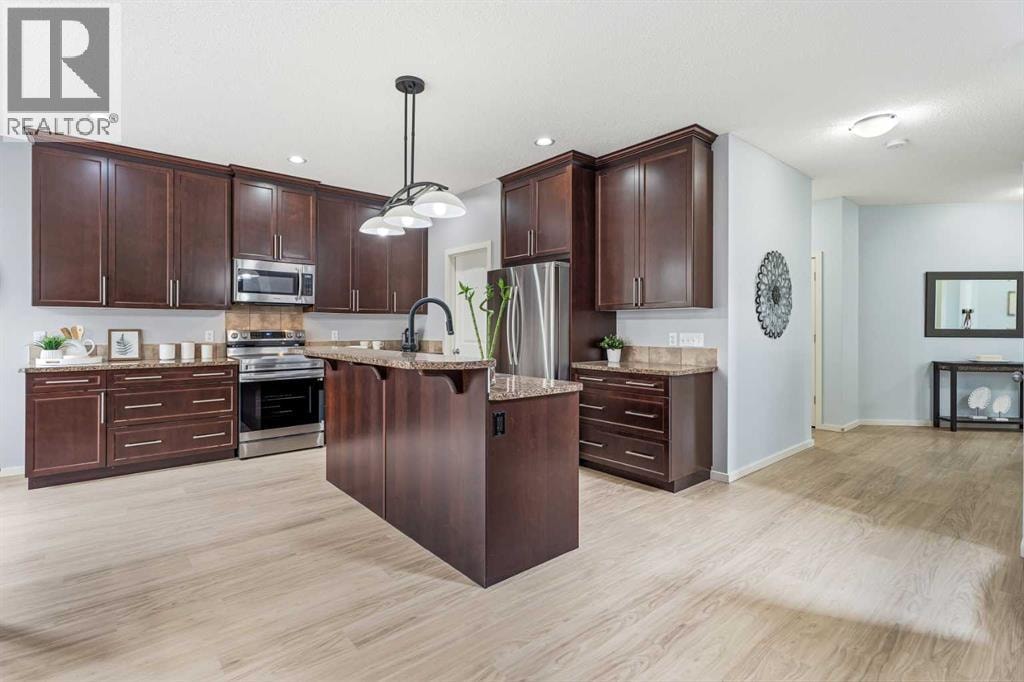 1198 Kingston Crescent SE — photo 10