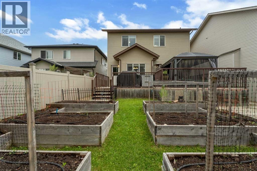 1198 Kingston Crescent SE — photo 40