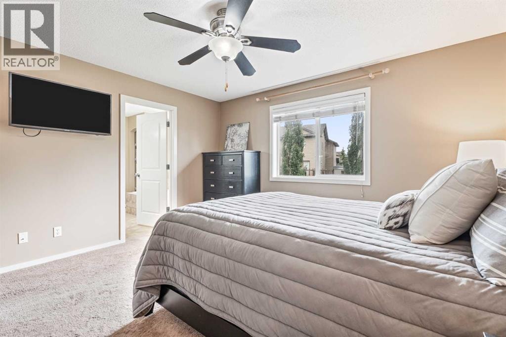 1198 Kingston Crescent SE — photo 24
