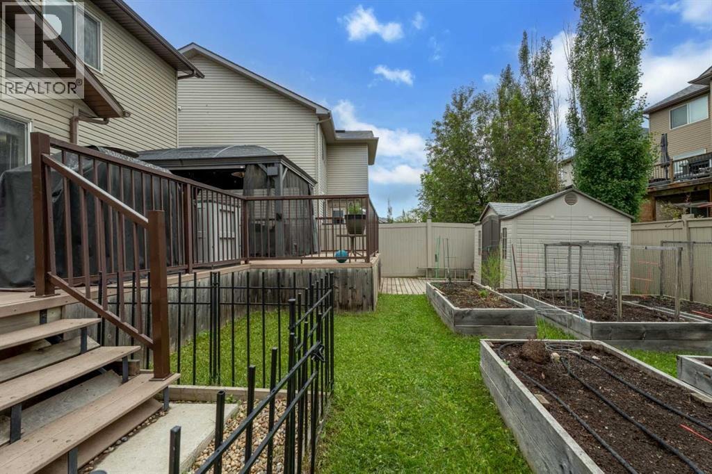 1198 Kingston Crescent SE — photo 41