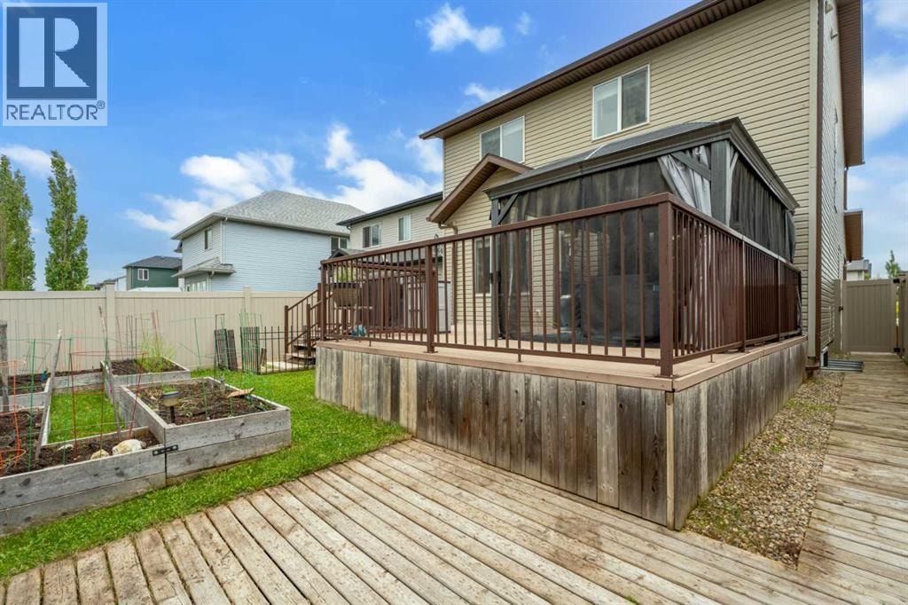 1198 Kingston Crescent SE — photo 37
