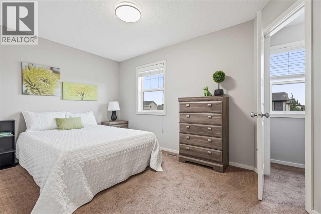 1198 Kingston Crescent SE — photo 20