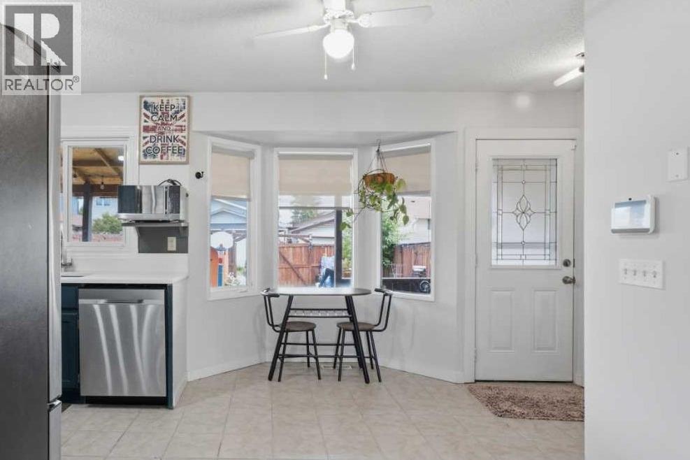 17 Abberfield Crescent NE — photo 12