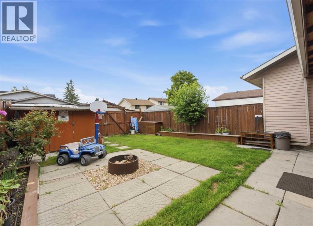 17 Abberfield Crescent NE — photo 30