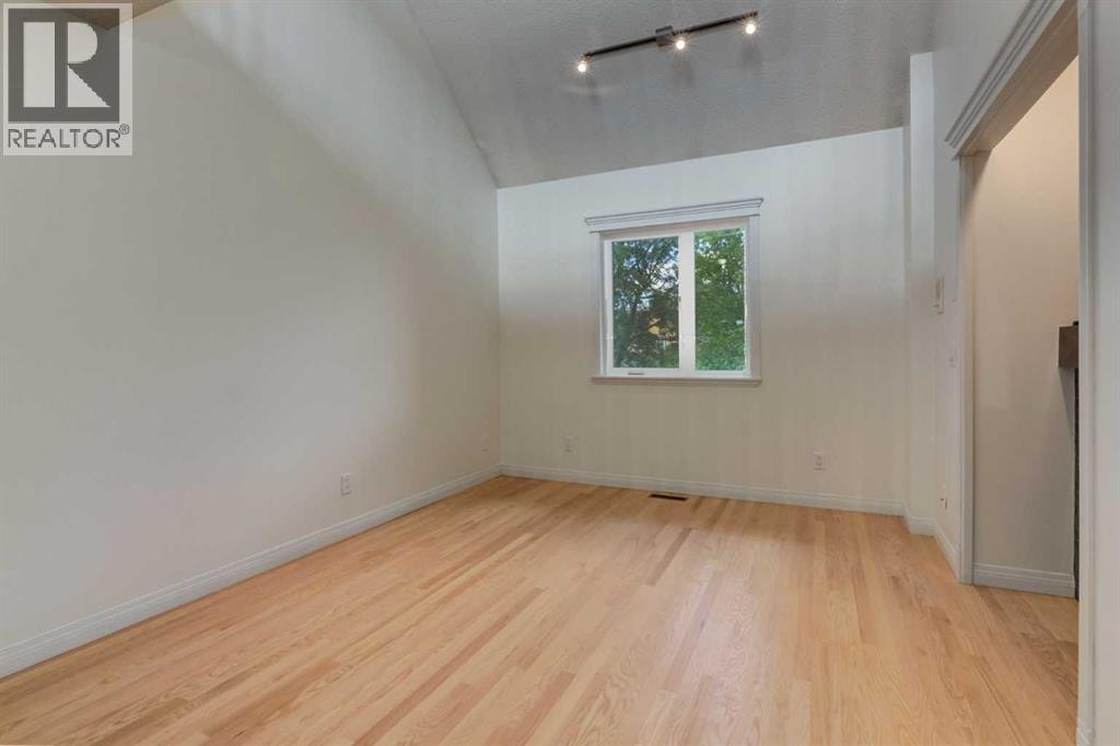 107 9 Street NW — photo 17