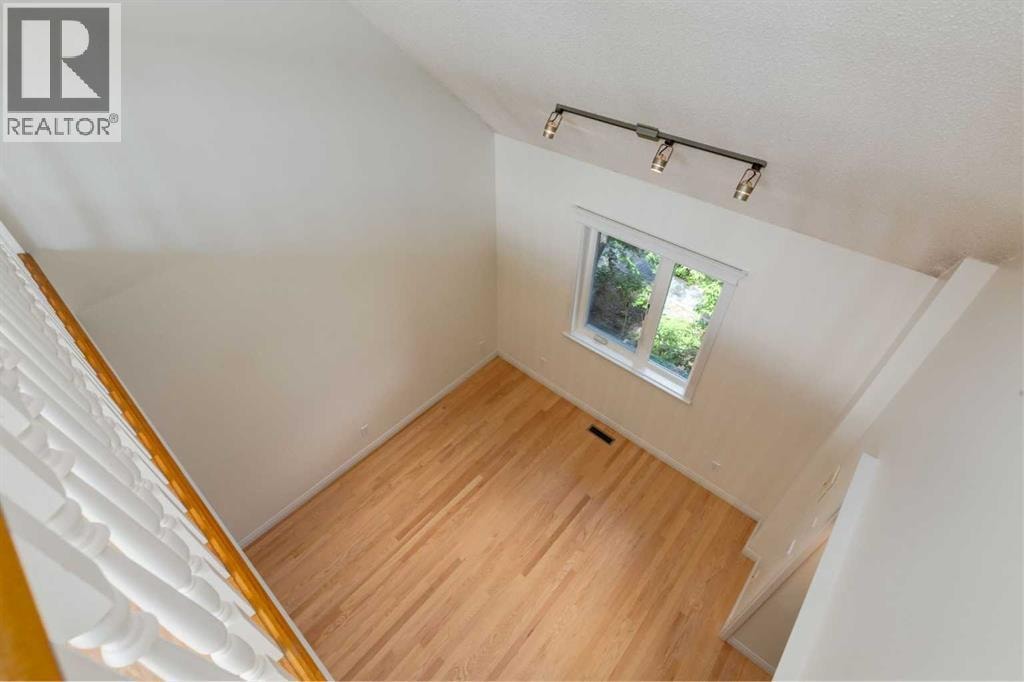 107 9 Street NW — photo 28