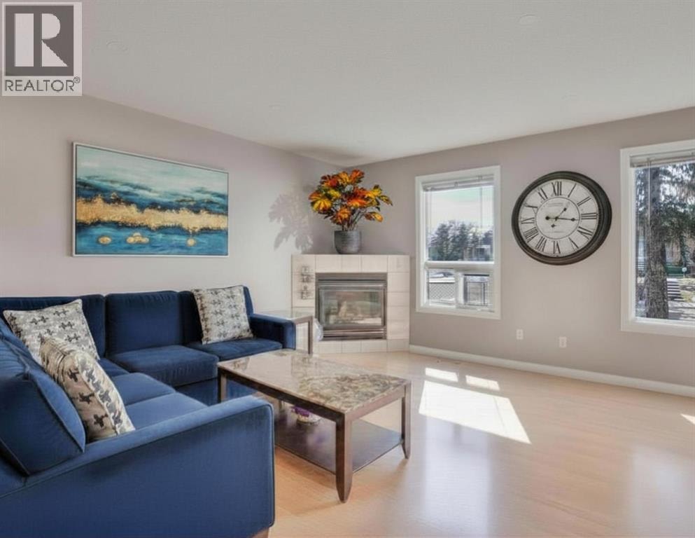 1004 Penrith Crescent SE — photo 3