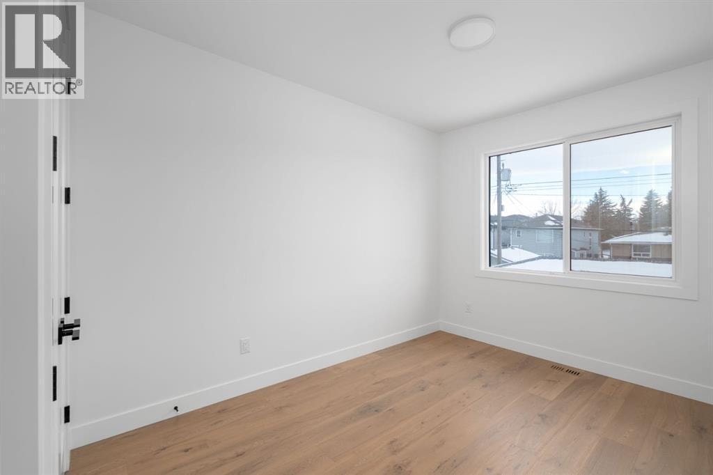 2227 36 Street SW — photo 31