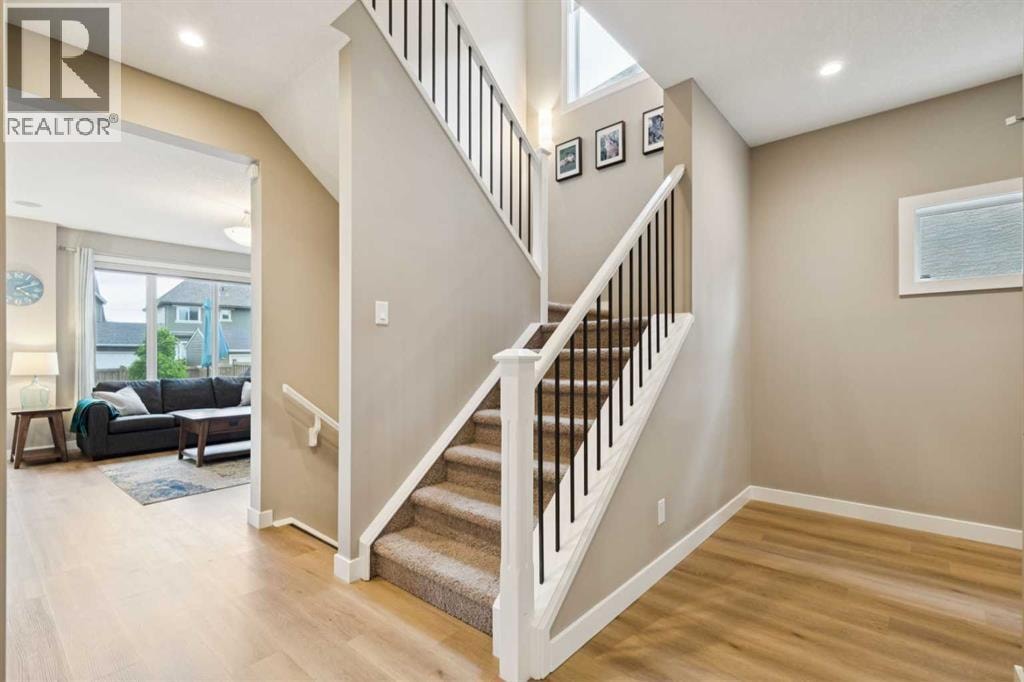 52 Marquis Crescent SE — photo 3