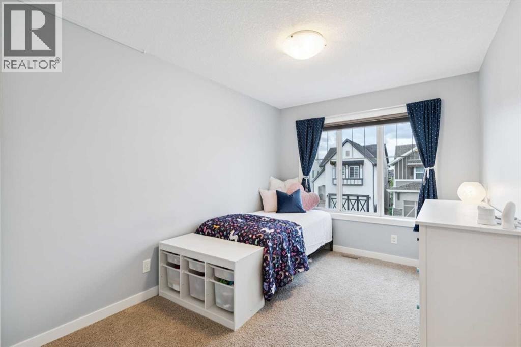 52 Marquis Crescent SE — photo 4