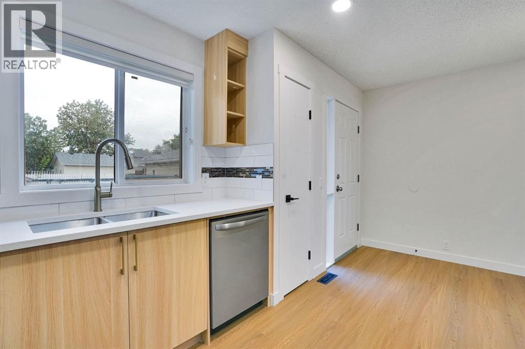 112 Martinglen Close NE — photo 12