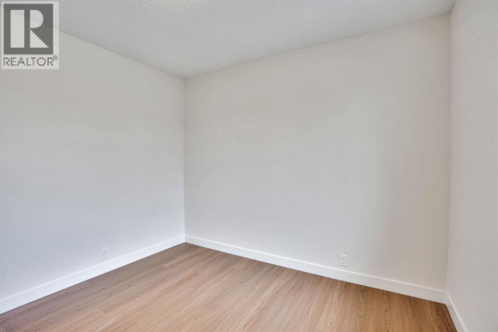 112 Martinglen Close NE — photo 18