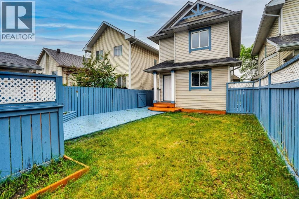 112 Martinglen Close NE — photo 34