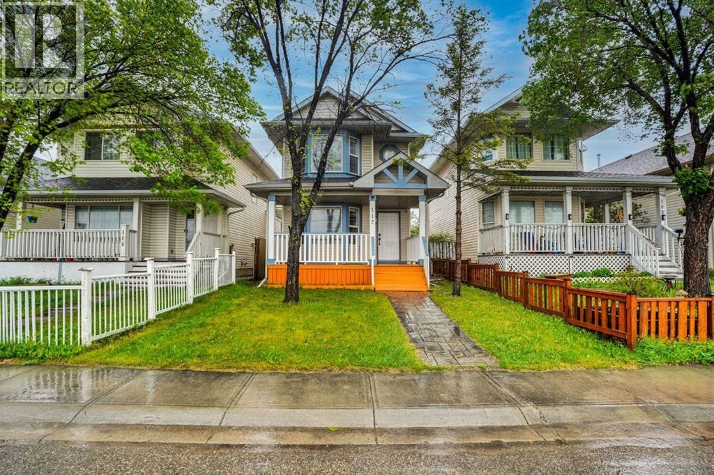 112 Martinglen Close NE — photo 2